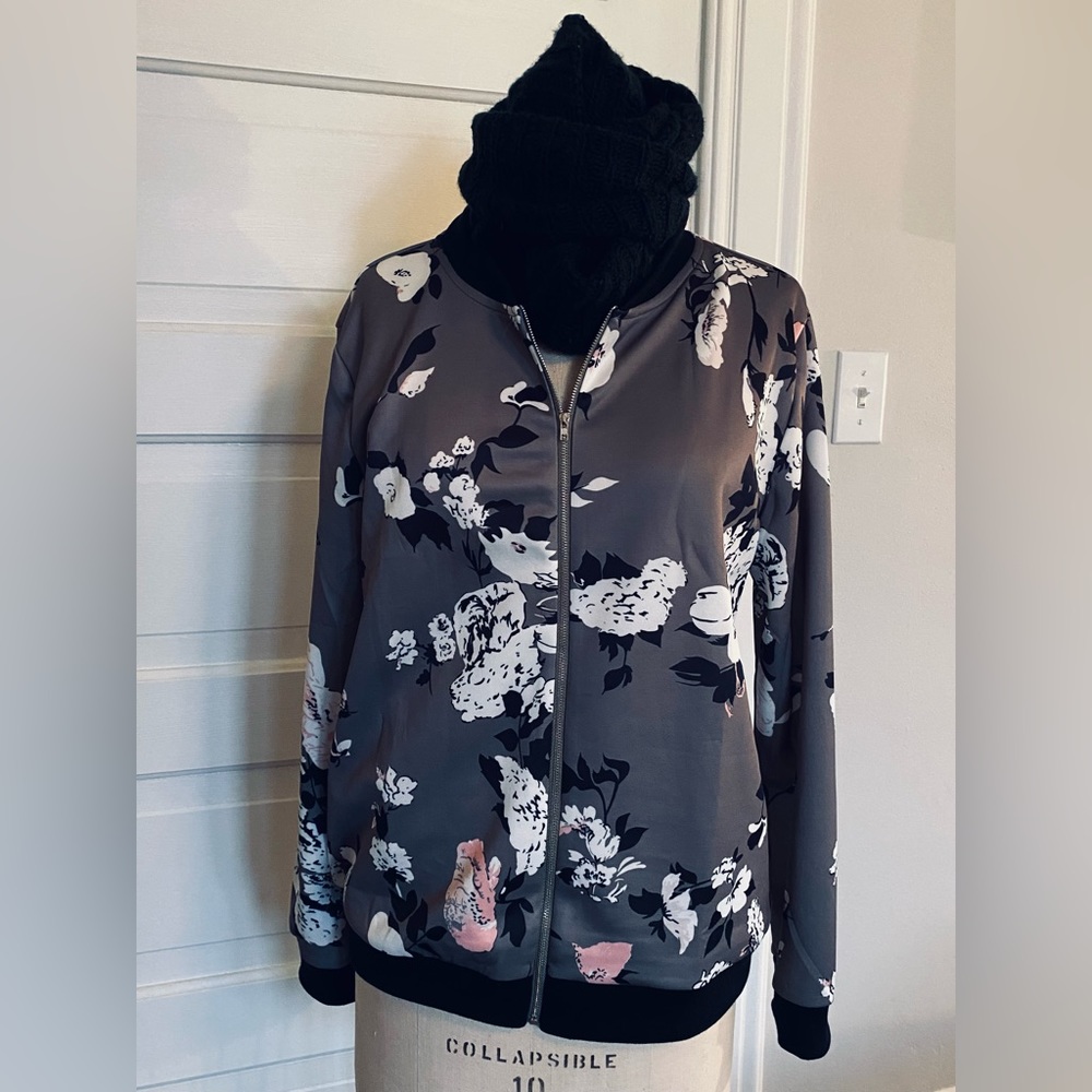 NWOT XL Women's Olive Floral Bomber Jacket*